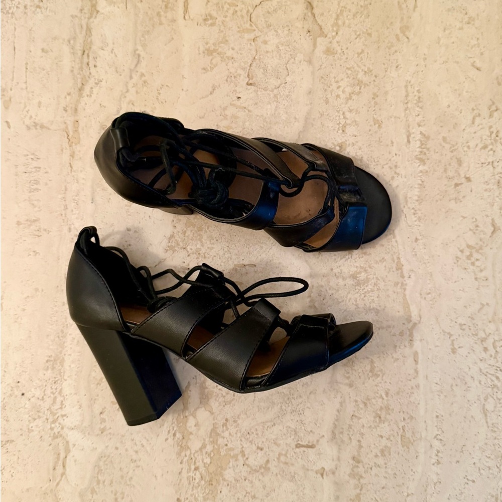le chateau - Lace Block Heels - Black - Size 6